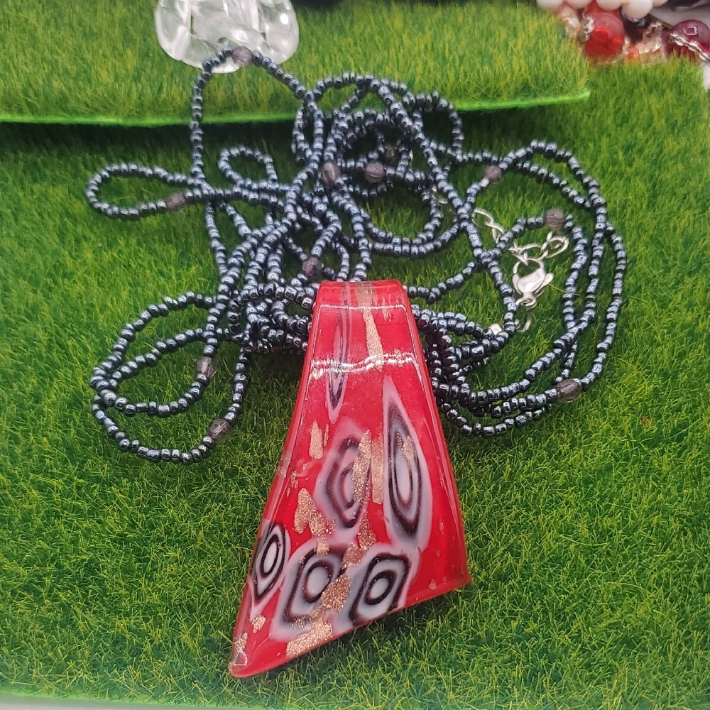 Handblown Glass Stiletto Red Beaded Necklace 21 Inch N3708